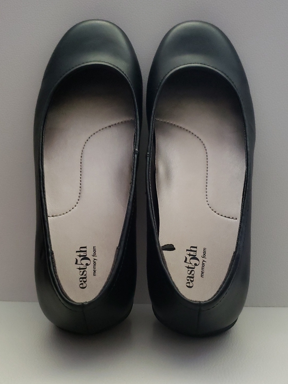 East 5th Erin Women's Rounded Toe Black Ballet Flats - Size: 7.5M